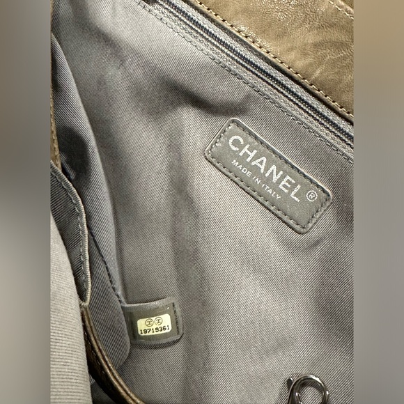 Chanel Quilted chain shoulder bag caviar leather kaki colour - Picture 3 of 7